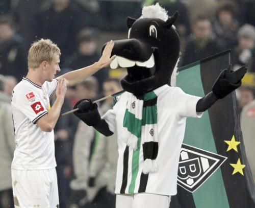 2011-12-03t165030z_01_wr15_rtridsp_3_soccer-germany_reuters