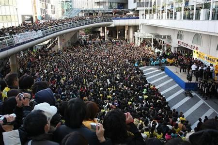 أهالي مدينة كاشيوا يستقبلون لاعبو فريق كاشيوا