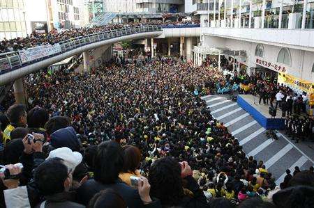 أهالي مدينة كاشيوا يستقبلون لاعبو فريق كاشيوا