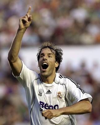 مهاجم نادي ريال مدريد رود فان نستلروي