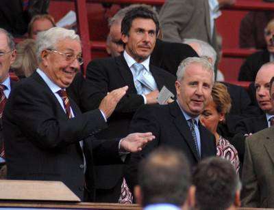 الامريكي راندي ليرنر (يمين) سيسيطر على الفيلا بارك