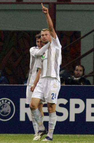 2011-12-07t214251z_01_aga108_rtridsp_3_soccer-champions_reuters