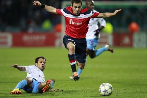 2011-12-07t210956z_01_pr05_rtridsp_3_soccer-champions_reuters