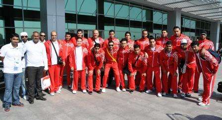 منتخب اليد لدى وصوله الدوحة امس 