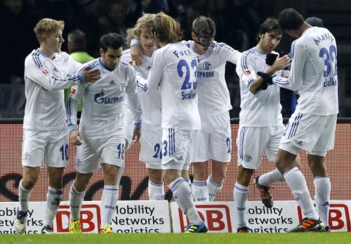 2011-12-09t203148z_01_fab13_rtridsp_3_soccer-germany_reuters