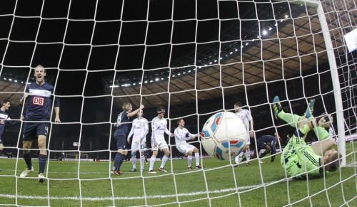 2011-12-09t202949z_01_fab12_rtridsp_3_soccer-germany_reuters