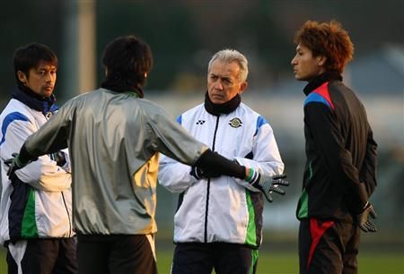 المدرب نيلسينهو بابتيستا في التمرين الأخير