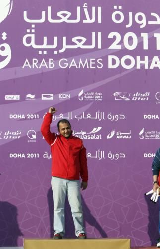 المصري محمد إسماعيل على منصة تتويج الرماية