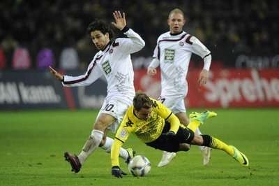 2011-12-11-00000103031198