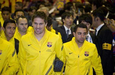 فريق برشلونة اثناء وصوله اليابان