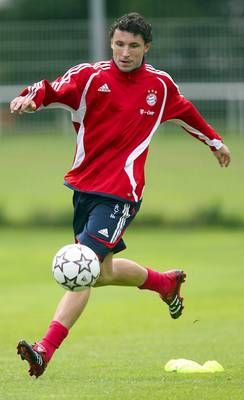 الهولندي لاعب خط وسط بايرن ميونيخ فان بوميل