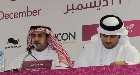 حسن المحمدي عضو اللجنة المنظمة (يسار)