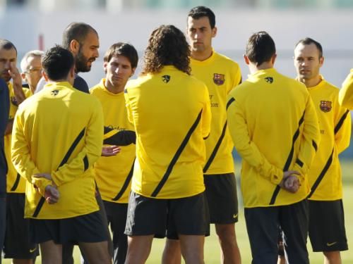 2011-12-12t071621z_01_yok509_rtridsp_3_soccer-world-barcelona_reuters