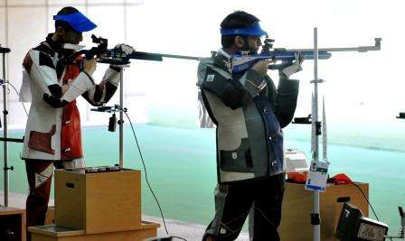 من منافسات الرماية يوم امس