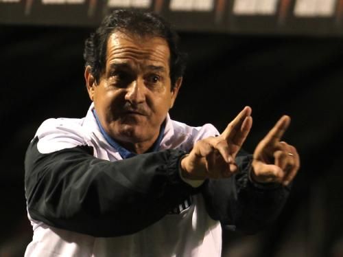 2011-05-262011-05-26t025200z_01_pw08_rtridsp_3_soccer-latam-libertadores_reuters