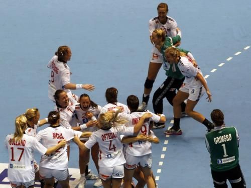 2011-12-18t210724z_01_pw108_rtridsp_3_handball_reuters