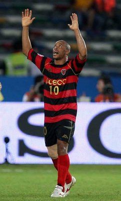  المهاجم البرازيلي دينلسون