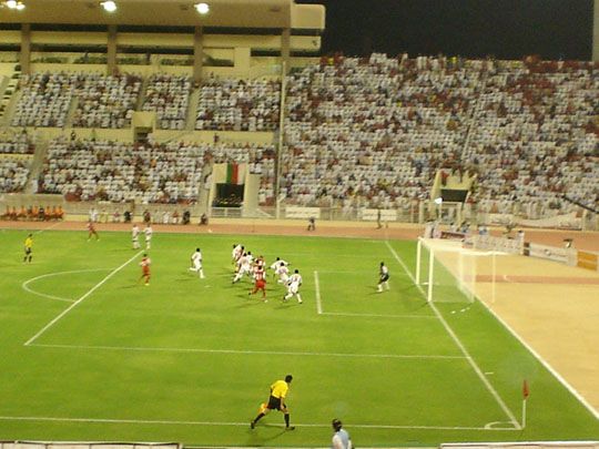 كرة خطرة للمنتخب العماني 