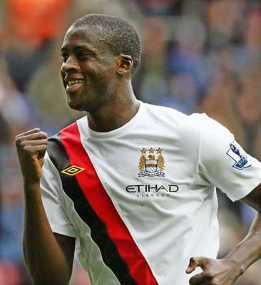 يايا توري لاعب خط وسط مانشستر سيتي