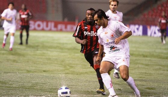 المدافع البرازيلي  لوبيز