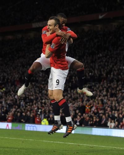 2011-12-26t170527z_01_nvr06_rtridsp_3_soccer-england_reuters