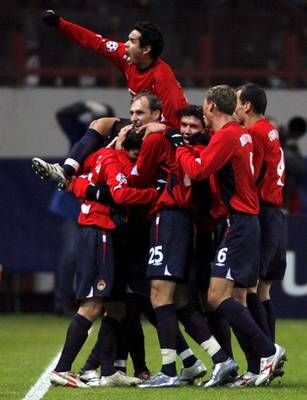 فرحة لاعبي سيسكا موسكو بالهدف الوحيد