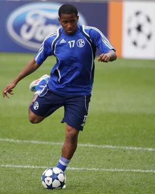 2011-04-25-00000102702411