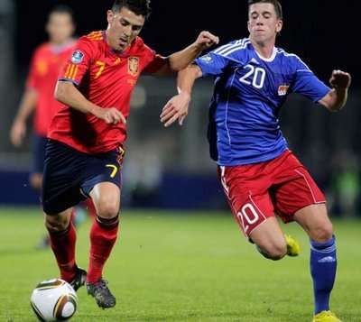  ساندرو فيسر ( يمين )