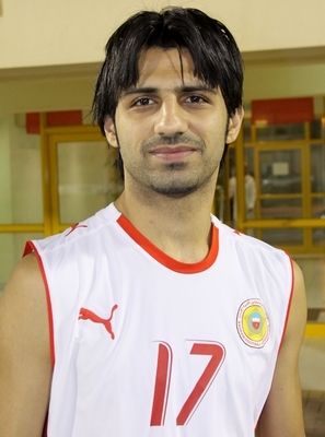 اللاعب البحريني حسين بابا