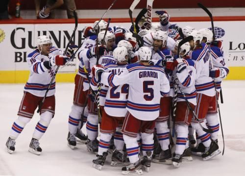 2011-12-18t035943z_01_phx07_rtridsp_3_nhl_reuters