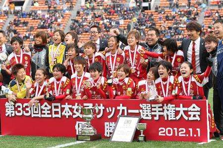 فرحة لاعبات فريق ليونيسا بكأس اليابان