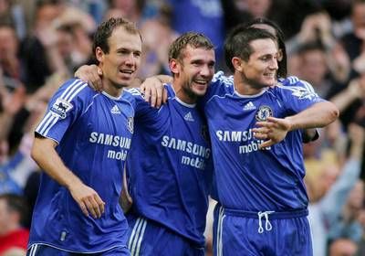 شفشينكو سعيد بتسجيله الهدف الأول لتشيلسي