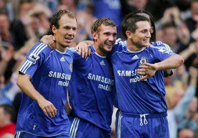 شفشينكو سعيد بتسجيله الهدف الأول لتشيلسي