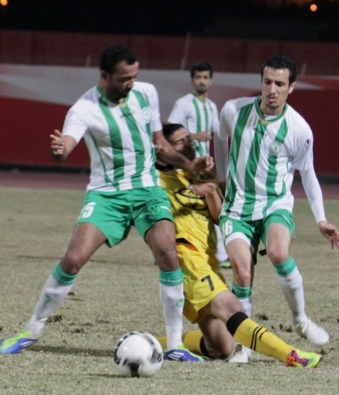 لقاء الأهلي والبحرين