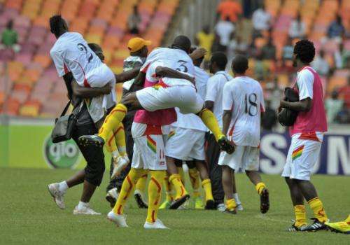 فرحة لاعبي غينيا بالتأهل للنهائيات