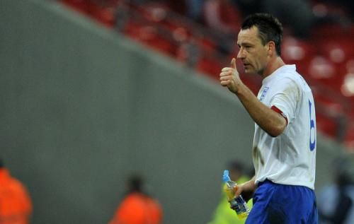 جون تيري تطارده عقوبة اتهامه بالعنصرية ضد اللاعبين السود