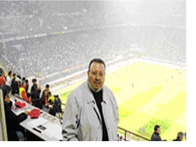 السيد فيصل القناعي في استاد سان سيرو