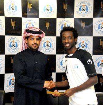 سمو الشيخ خالد بن علي يوزع المكافآت