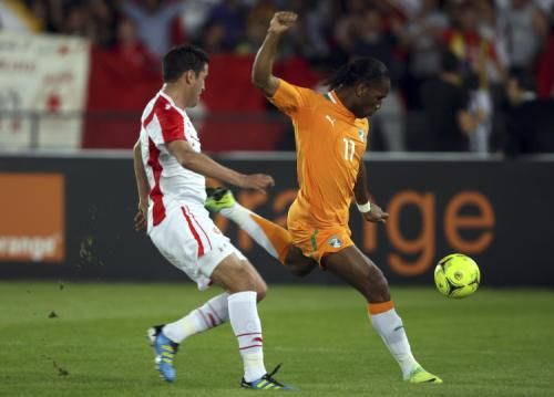 2012-01-13t201643z_01_auh12_rtridsp_3_soccer-friendly_reuters