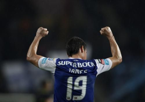 2012-01-14t214208z_01_rfm01_rtridsp_3_soccer-europe-portugal_reuters