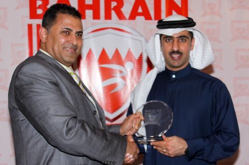 الشيخ طلال بن محمد آل خليفة يكرم عزالدين الكلاوي