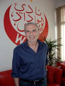  السويسري ميشال ديكاستال 