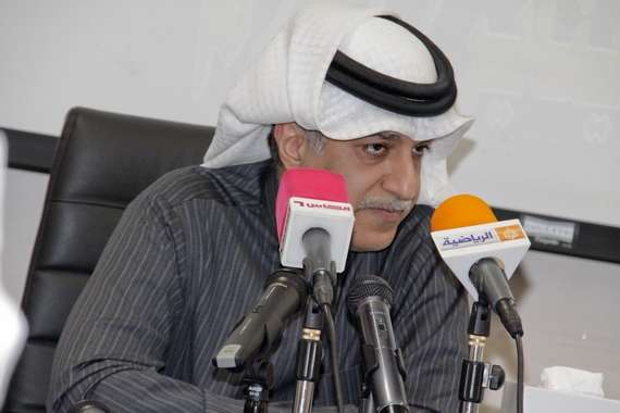 الشيخ سلمان بن إبراهيم خلال المؤتمر الصحفي