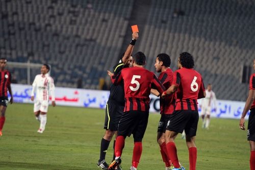البطاقات الحمراء لم ترفع الا في مباراة الزمالك و الداخلية