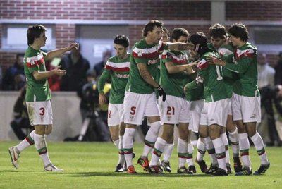 لاعبى فريق بالباو سعداء بالتهديف