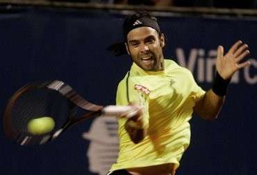وصيف أستراليا 2006 وأولمبياد أثينا وبكين عاد للملاعب بعد غياب للإصابة