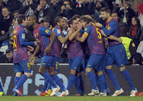 برشلونة يواصل الصدارة