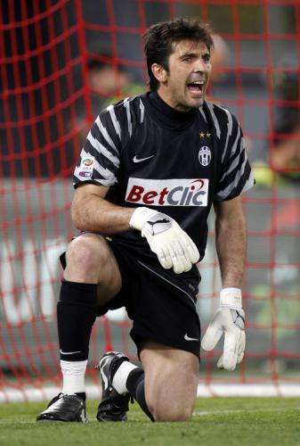 2011-05-022011-05-02t193111z_01_gsp04_rtridsp_3_soccer-italy_reuters
