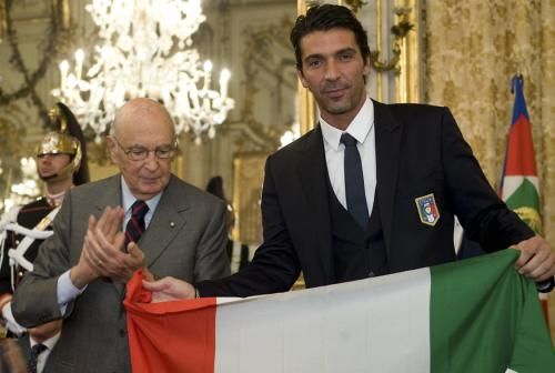 2011-11-15t121346z_01_sre108_rtridsp_3_italy_reuters