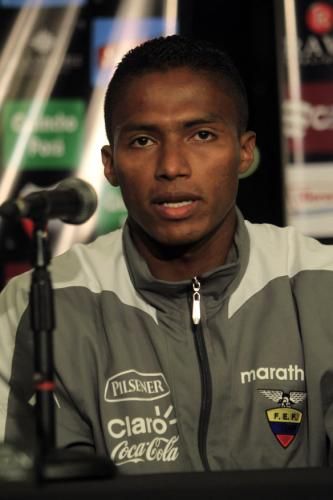 2011-06-302011-06-30t004500z_01_sfe01_rtridsp_3_soccer-copa_reuters